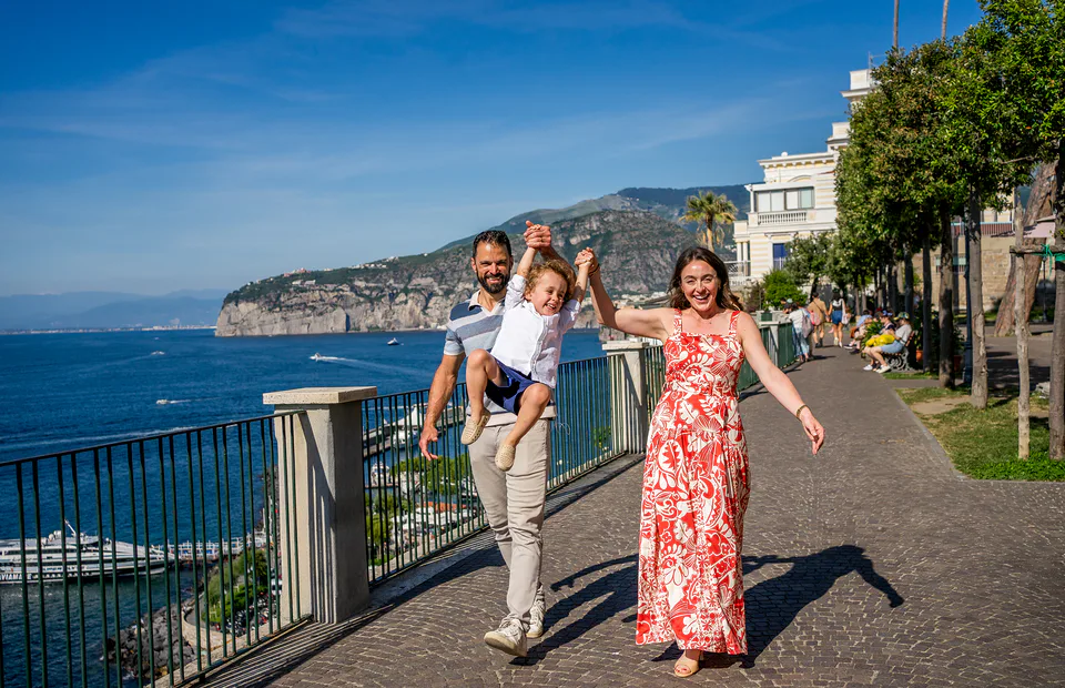 Family photo session on the Amalfi Coast 07