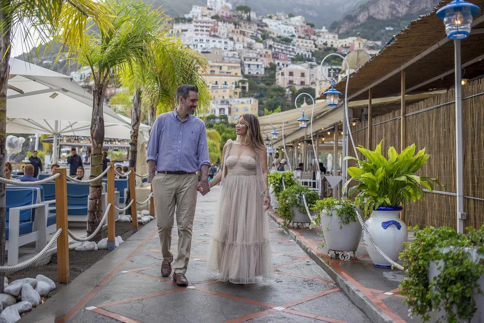 Honeymoon photo shoot by the sea 24